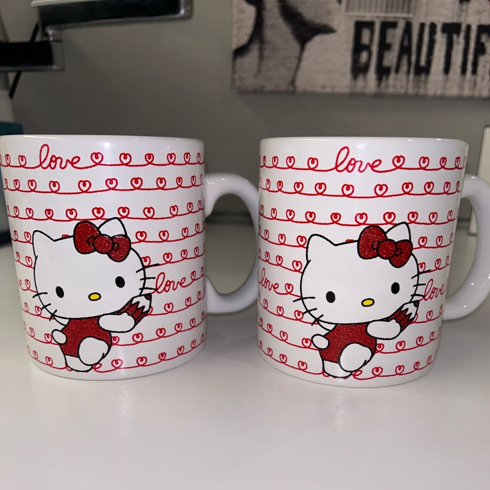 FINAL OFFER!!!! Valentines Day Hello Kitty Love Glitter Mugs Set of 2